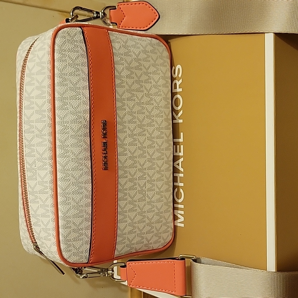 Michael kors crossbody